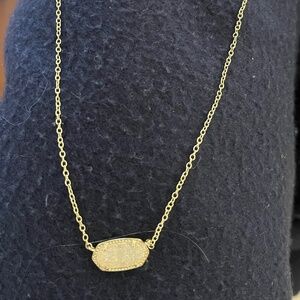 Kendra Scott necklace